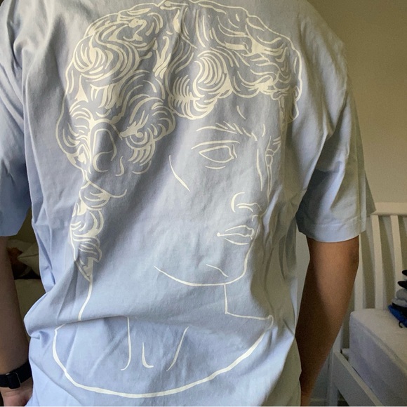 H&M • Graphic T - Picture 6 of 6